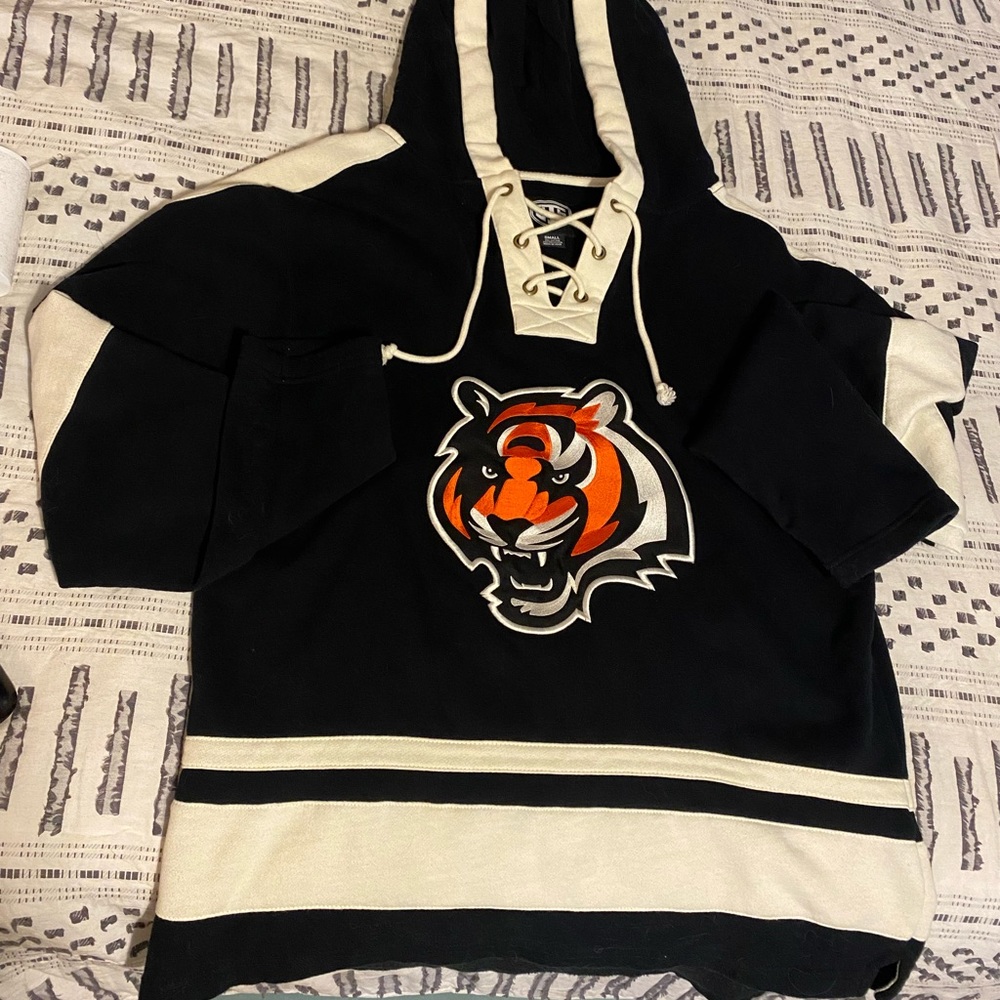 NCAA Men’s Bengals Lace-up Hoodie